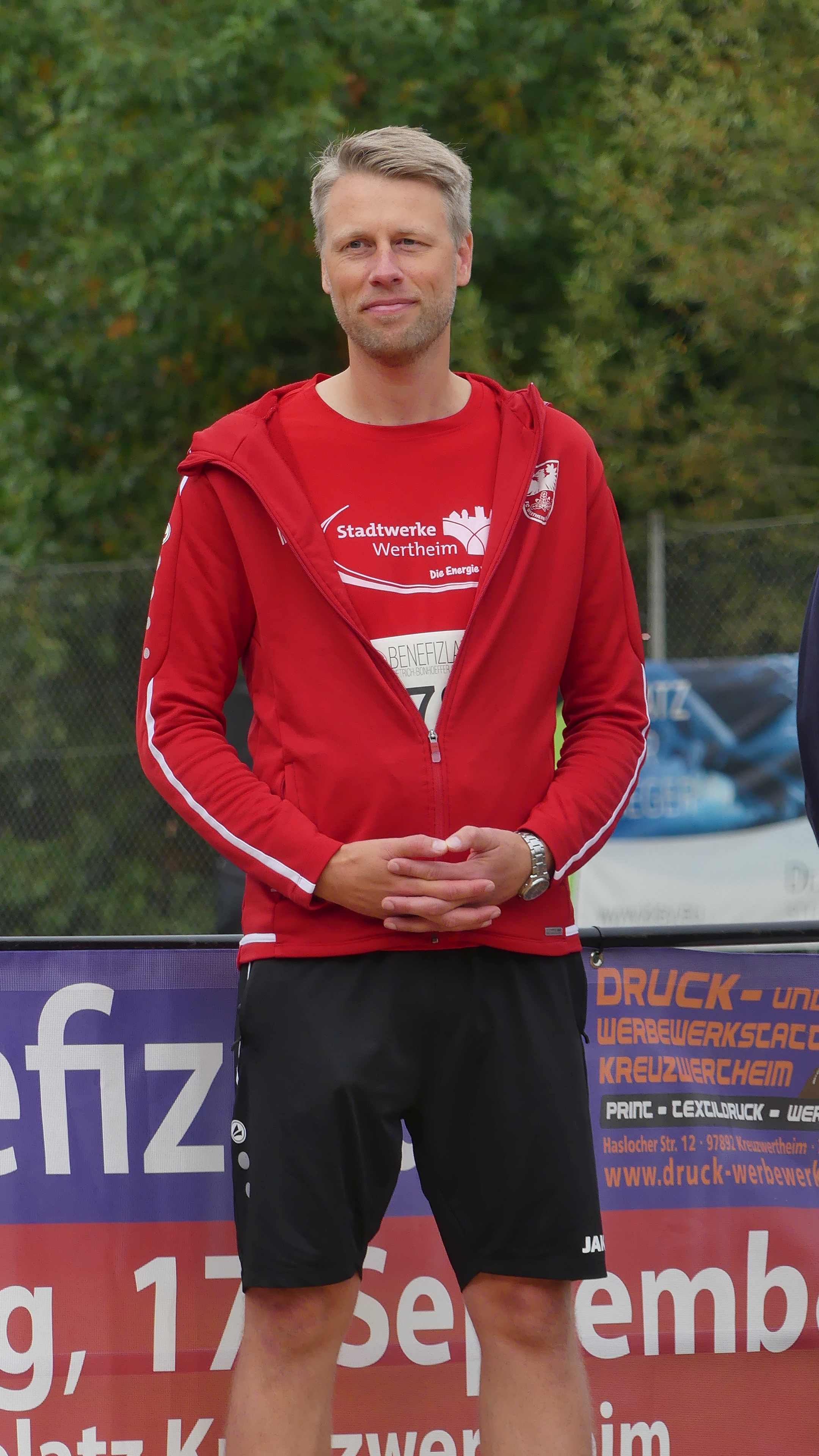 Bild vom 15. Benefizlauf im Jahr 2025. Dies ist das 77. Bild.